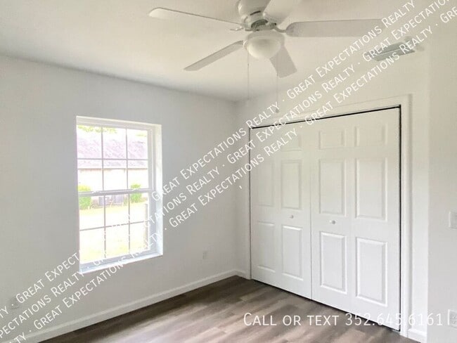 Building Photo - 6744 SE 106th St