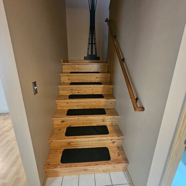 Building Photo - Move-In Ready Silverdale Home Close to Everything