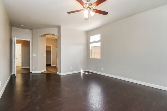 Building Photo - 3353 E Santa Fe Ln