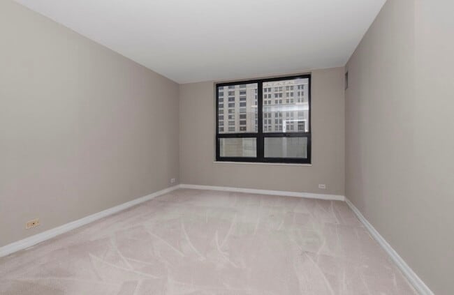 Building Photo - 401 E Ontario St