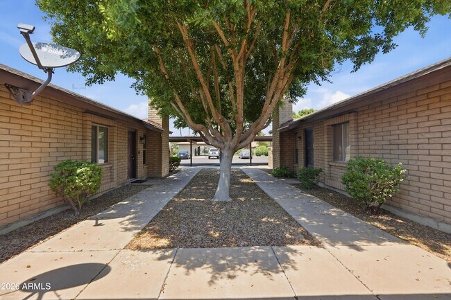 Building Photo - 126 W Loma Vista Dr