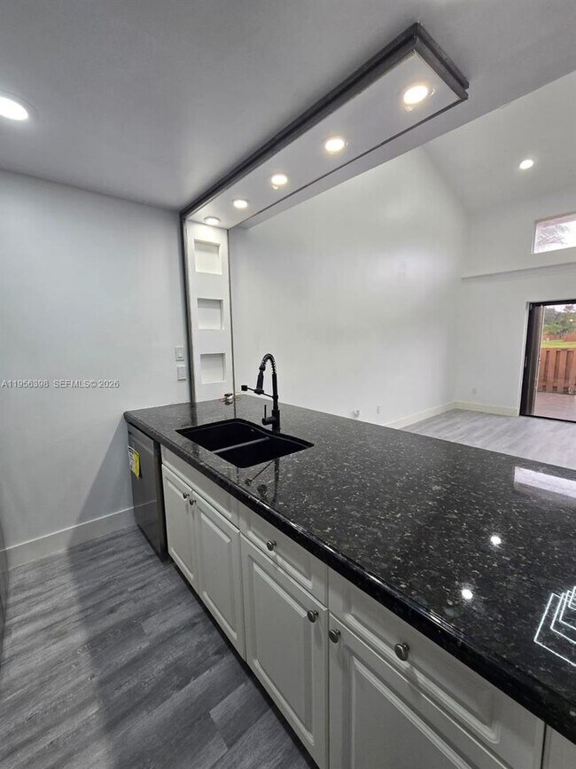 Building Photo - 1120 Parkside Green Dr