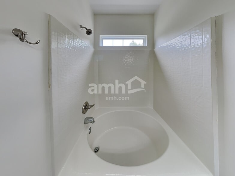 Building Photo - 13520 Planters Row Dr