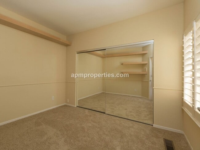 Building Photo - Extraordinary 3 Bedroom, 3 bath Canyon Lakes Golf Course Home!