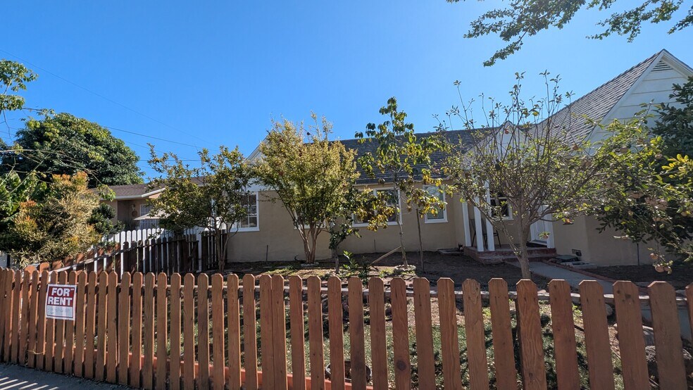 Primary Photo - 312 W Olive St