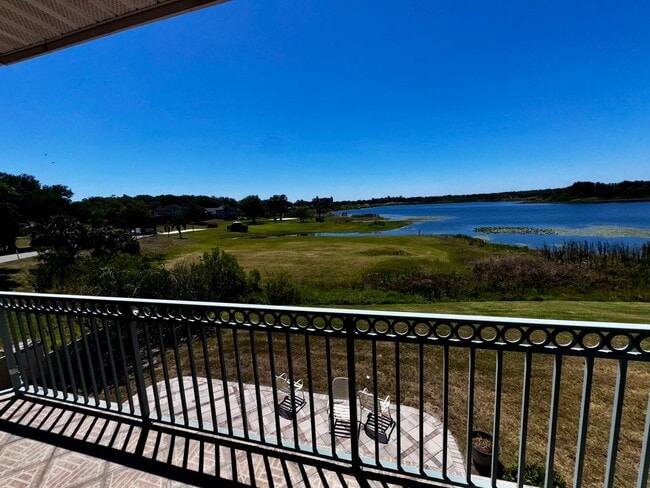 Building Photo - 3 Bedroom 2.5 Bath Cinnamon Bay Home with Stunning view, and Hardwood Flooring!