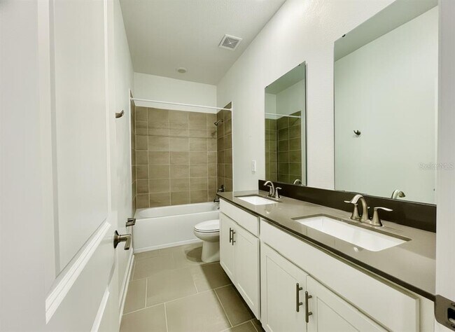 Building Photo - 4630 Wandsworth Wy