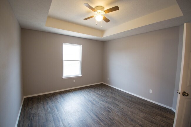 Building Photo - 805 Windmill Dr