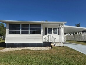 Building Photo - 217 48th Ave W