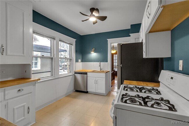 Building Photo - 159 Huntington Ave