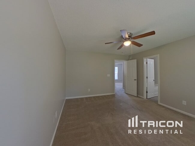 Building Photo - 5203 Holbert Cir