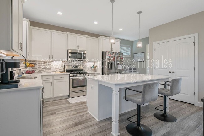 Building Photo - 1408 Friar Rock Cir