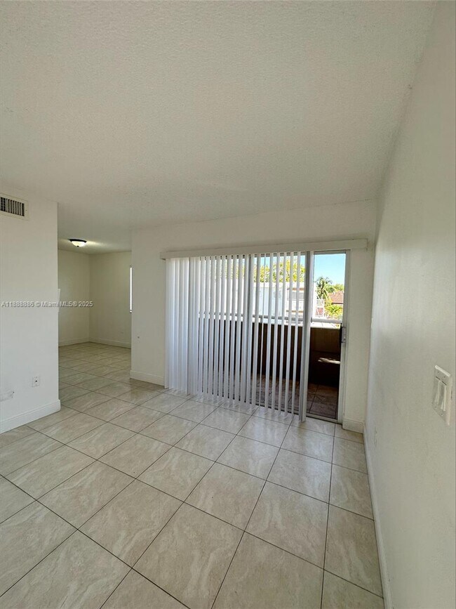 Building Photo - 6214 SW 131st Ct