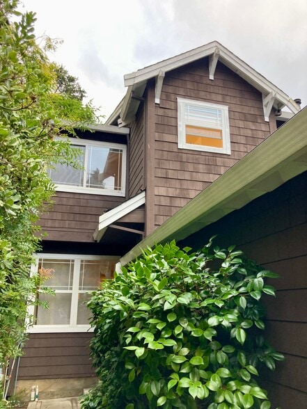 Entrance - 3954 Canon Ave