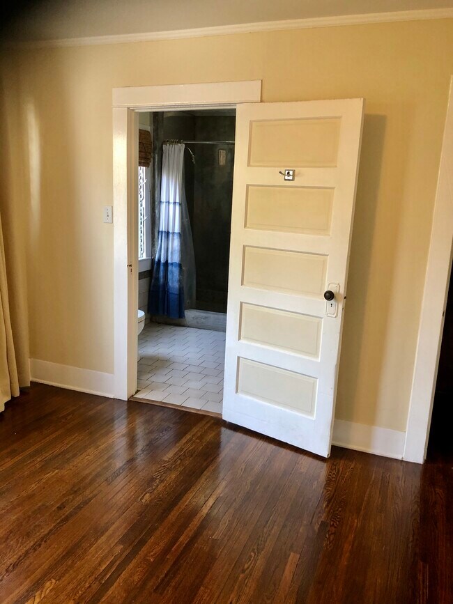 Building Photo - 654 Tularosa Dr