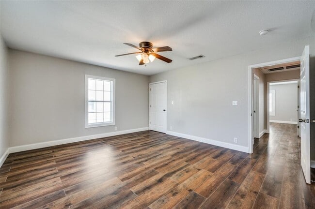 Building Photo - Colorado Street