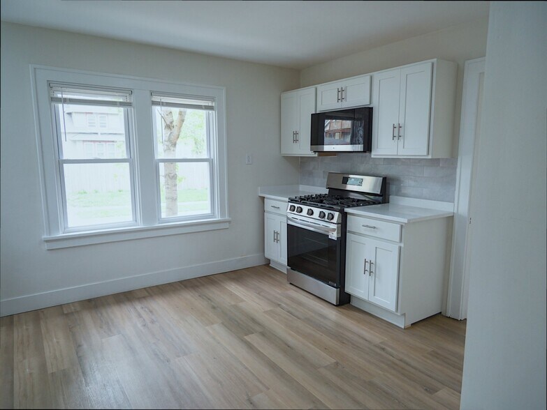 Building Photo - 1301 S 63rd St