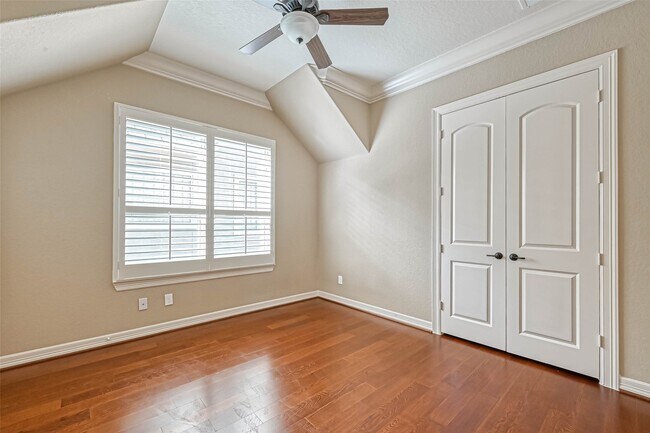 Building Photo - 5014 Fairford Dr