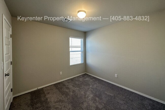 Building Photo - Gorgeous 4 Bed 2 Bath Home in Heart Of Yukon!