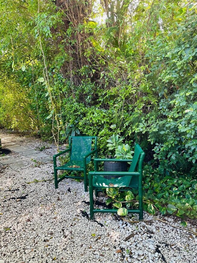 Building Photo - 1002 NE 119th St