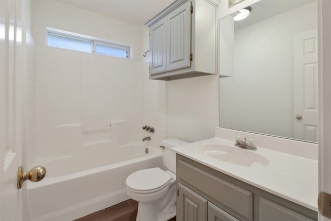 Building Photo - 416 Mara Ln