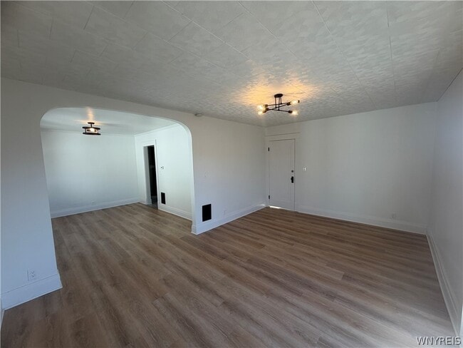 Building Photo - 292 Hartwell Rd