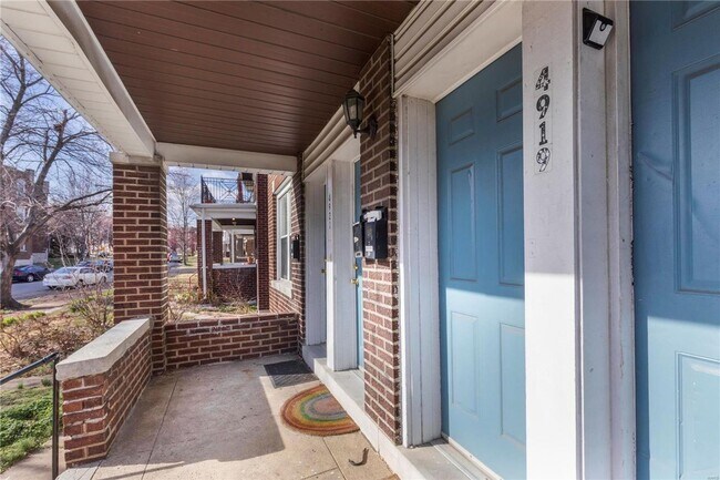Building Photo - Lindenwood Ave 4919-4921