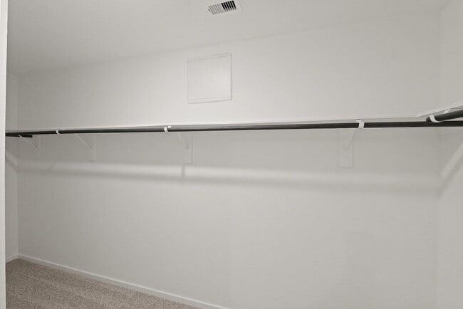 Building Photo - 40847 Hawthorne Glades St