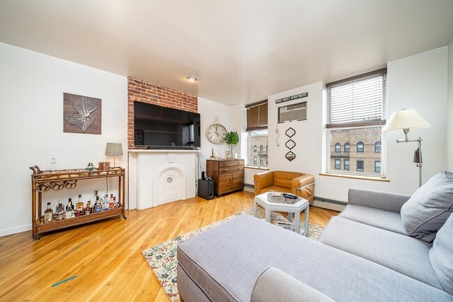 Building Photo - 1204 Washington St