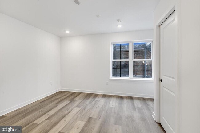 Building Photo - 1116 S 7th St