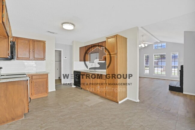 Building Photo - 1115 Stone Creek Dr