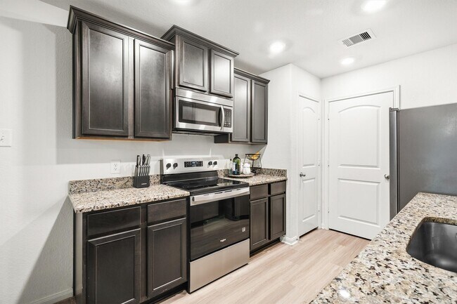 Building Photo - 10619 Lost aples Dr