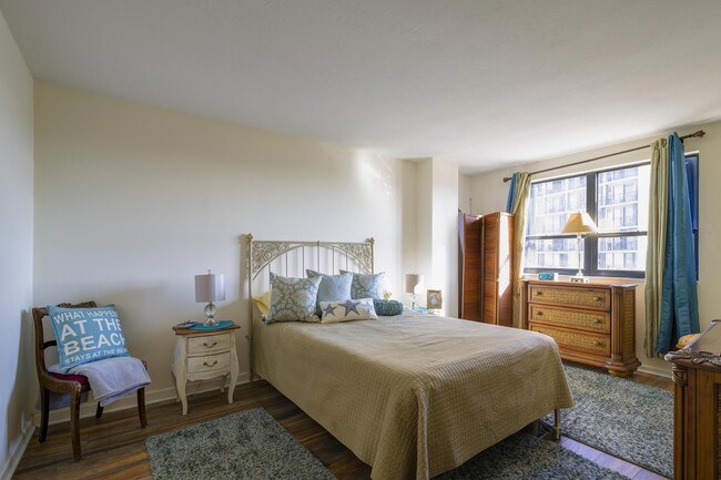 Building Photo - 1200 Marine Way