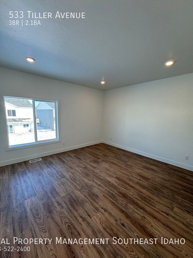 Building Photo - 533 Tiller Ave