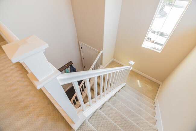Building Photo - 5539 Southcrest Way