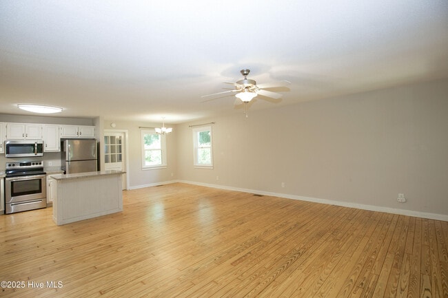 Building Photo - 970 Thrush Dr