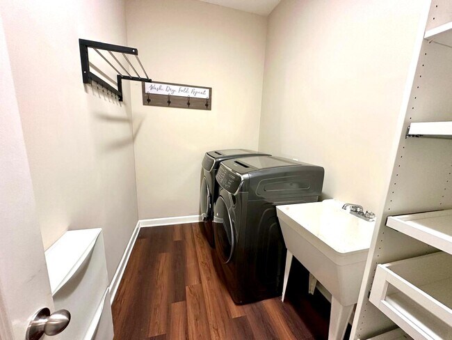 Building Photo - 311 Palmerston Ln