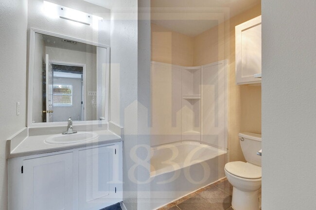 Building Photo - 2905 W Slaughter Ln