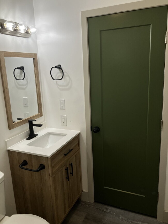 Building Photo - Multi-unit "Charming 2-Bedroom Retreat in ...