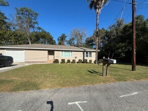 Building Photo - Convenience in the City of Valdosta
