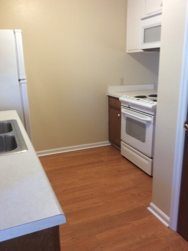 Building Photo - Duplex for Rent