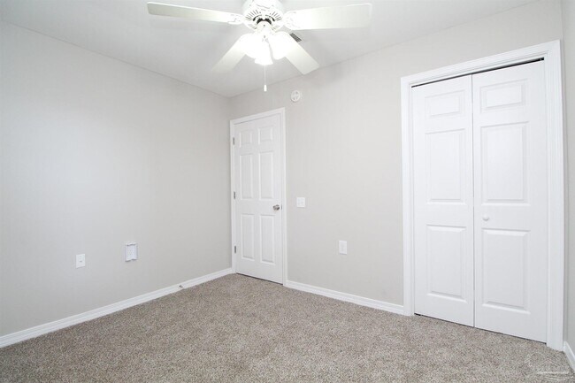 Building Photo - 701 Thornwood Pl