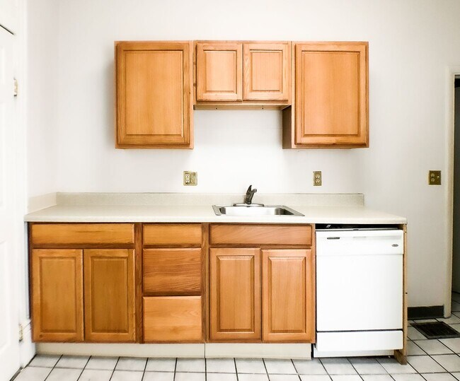 Building Photo - 1 Bed / 1 Bath on 10th Ave close to Wexner Medical Center