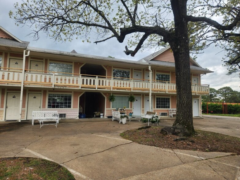 Primary Photo - 109 Huntsville Rd