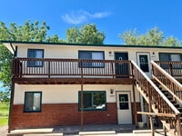 Building Photo - Upper level two bedroom, one bathroom clos...