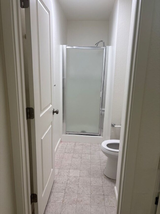 Building Photo - 1412 N Cherry St