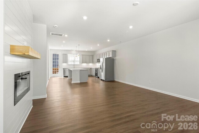 Building Photo - 7113 Brookview Ln
