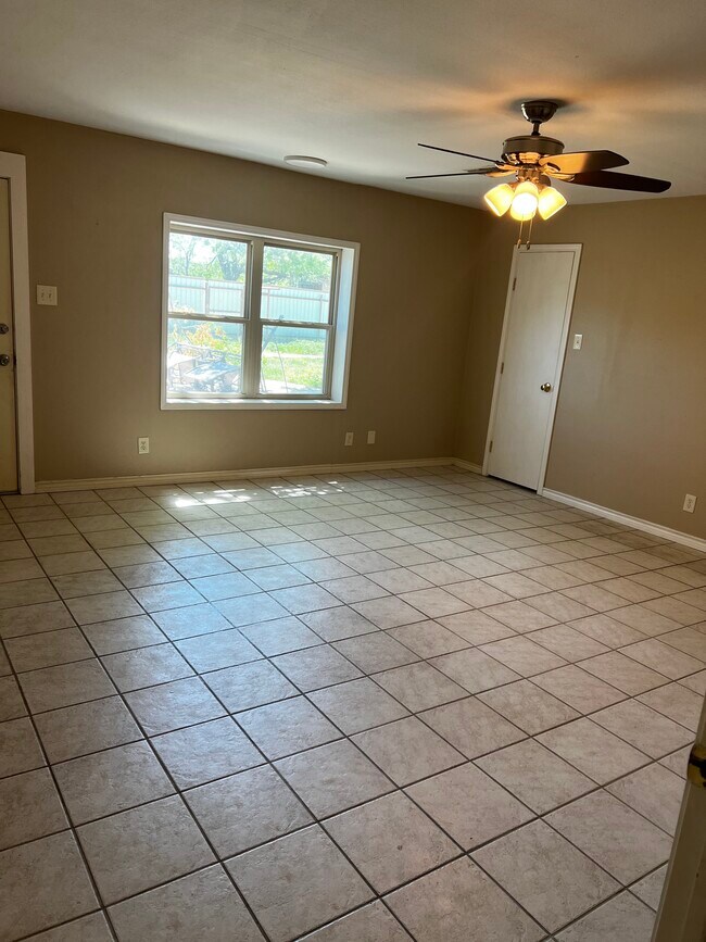 Building Photo - 19638 6th St