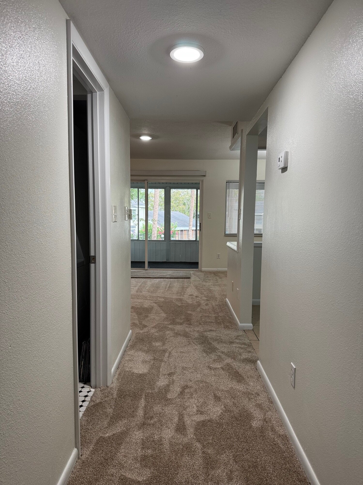 Building Photo - 568 Bahia Cir