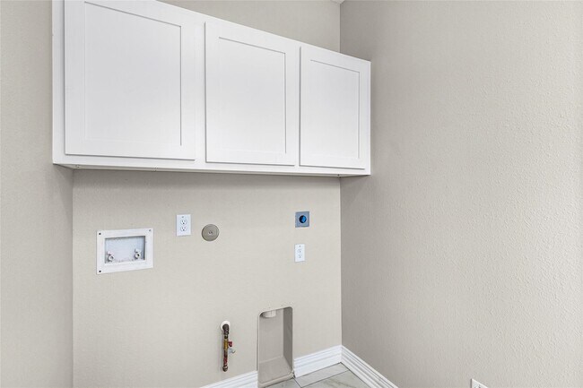 Building Photo - 7638 Bronze Trail Dr